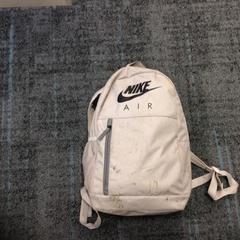 배낭 Nike, iLost를 사용하여 Gemeente Nijmegen에 보고됨