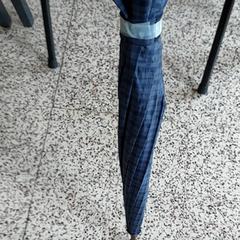 Esernyő, amint azt Centraal magazijn az iLost segítségével jelentette.