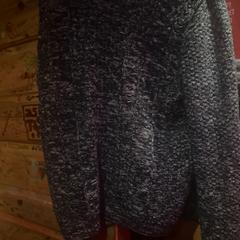 Sweater، كما تم الإبلاغ عنه بواسطة Club Nyx/Exit Café عبر iLost