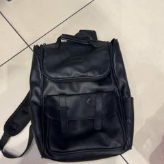 Bag Zwarte leren backpack, as reported by Johan Cruijff ArenA using iLost