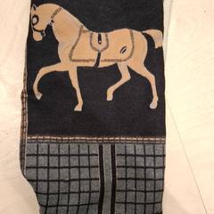 Écharpe adulte echarpe, zgłoszono przez IKEA Lyon Grand Parilly przy użyciu iLost