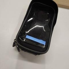携帯電話ホルダー pochette がiLostで IKEA Clermont Ferrand によって報告されました