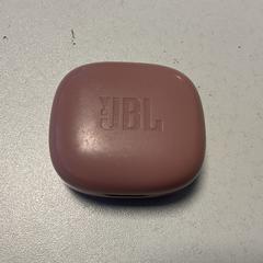 Earbuds JBL, rapporterat av Breng Arnhem med iLost