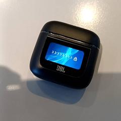 Casque audio Zwart, a été signalé par Padualaan 97 utilisant iLost