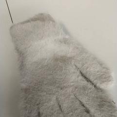 Roupa Ecru, segundo informou Regio Antwerpen - Brussel usando iLost