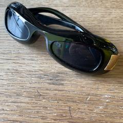 Bril Black, zoals gemeld door MEININGER Hotel Berlin East Side Gallary met iLost