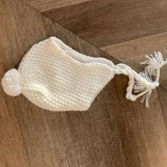 Hatt White, rapporterat av Vienna House Easy by Wyndham Amsterdam Airport med iLost