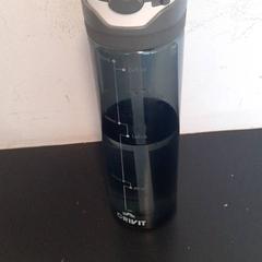 Ivópalack Grijs / doorzichtig, amint azt Qbuzz servicepunt  Emmen az iLost segítségével jelentette.