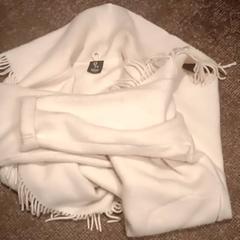 بونشو & السترة، كما تم الإبلاغ عنه بواسطة Van der Valk Hotel Apeldoorn - De Cantharel عبر iLost