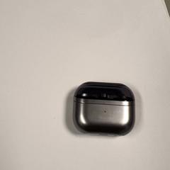 Porta taps per les orelles Zwart, segons ha informat Transdev Hoeksche Waard Goeree Overflakkee mitjançant iLost