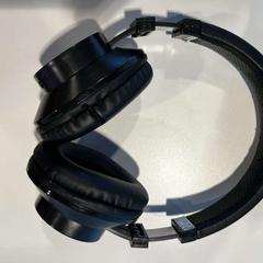 Fejhallgató, amint azt Regio Limburg - Leuven az iLost segítségével jelentette.