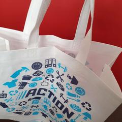 Saco met handschoenen + ..., como reportado por Regio Limburg - Leuven utilizando o iLost