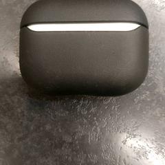 Draadloze oortjes がiLostで Rotterdam The Hague Airport によって報告されました