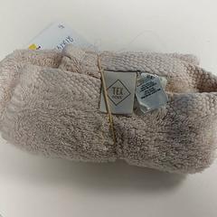 Handdoek Lichtroze, zoals gemeld door Centraal magazijn met iLost