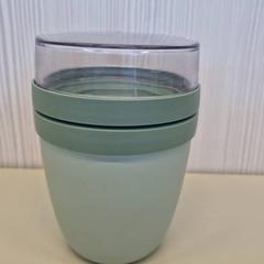 プラスチック容器 がiLostで Transdev Gooi en Vechtstreek によって報告されました