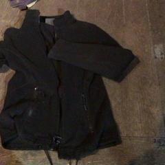 ジャケット Zwart vestje がiLostで De Heeren van Aemstel によって報告されました