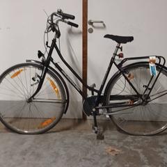 Női kerékpár Minerva Donker paars, amint azt Fietsdepot Hasselt az iLost segítségével jelentette.
