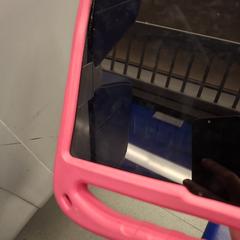 Tablet met knalroze hoes, som rapporterats till iLost