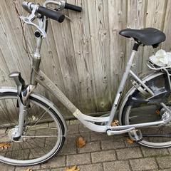 Fiets Batavus Dames Zilver station Ermelo 31-10-25, ha sido reportado a iLost