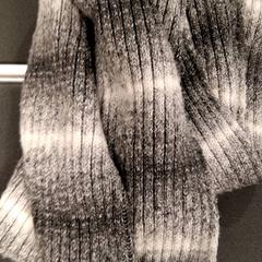 شال Grijs en wit، كما تم الإبلاغ عنه بواسطة Breng Nijmegen عبر iLost