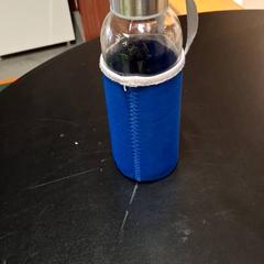 Ampolla Avec étui bleu, segons ha informat IKEA Hénin-Beaumont mitjançant iLost