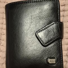 Zwarte portemonnee, as reported to iLost