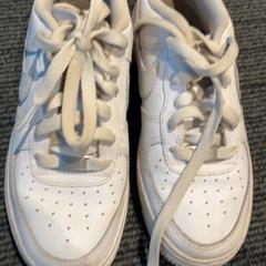 Topánka, ako bolo nahlásené Inntel Hotels Amsterdam Landmark pomocou iLost