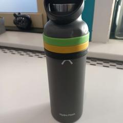 Ivópalack Hydro flask, amint azt Arriva Limburg Zuid az iLost segítségével jelentette.