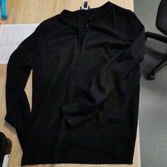 Vest Zwart, maat M, jak nahlášeno Dolfinarium pomocí iLost