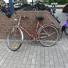 Bicicleta de mujer rood, ha sido reportado por Fietsdepot con iLost