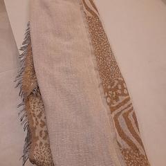Shawl, as reported by Van der Valk Hotel Schiphol using iLost