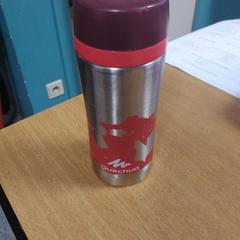Trinkflasche rood, gemeldet von VITAZ campus Sint-Niklaas über iLost