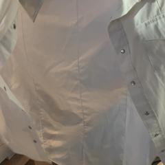 Bluse Blanco, gemeldet von MEININGER Hotel Barcelona Fira Gran Via über iLost