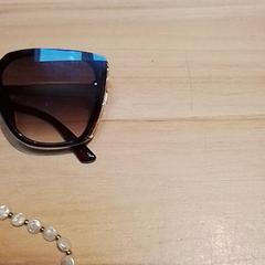 Sonnenbrille, gemeldet von Beekse Bergen Resorts en Hotel über iLost