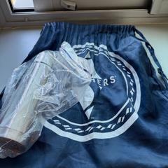 حقائب حمل وحقائب اليد & زجاجة الشرب، كما تم الإبلاغ عنه بواسطة Madurodam عبر iLost