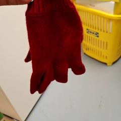Rukavice, ako bolo nahlásené IKEA Paris - Italie Deux pomocou iLost