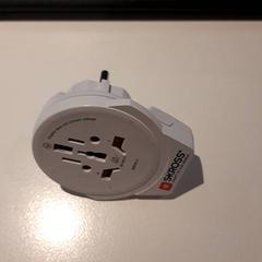 アダプタ がiLostで Campus Den Haag によって報告されました