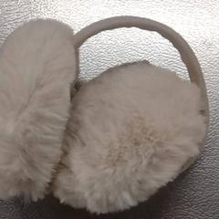 Oorwarmers Beige, zoals gemeld door IKEA Utrecht met iLost