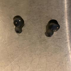 Auriculares Black, segundo informou MEININGER Hotel Leipzig Hauptbahnhof usando iLost