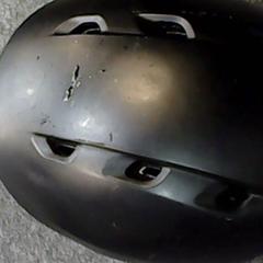 Casque wedze met sjaal, a été signalé par SnowWorld Landgraaf utilisant iLost