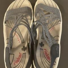 Shoe Bla, as reported by MEININGER Hotel Dresden Zentrum using iLost