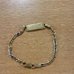 Pulsera goud 'Magali 30/12/99', ha sido reportado por VITAZ campus Sint-Niklaas con iLost