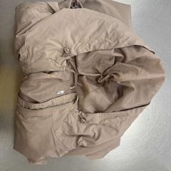 Chaqueta de muller, segundo informou IKEA Praha – Zličín usando iLost