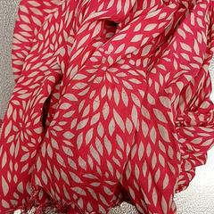 Roupa Foulard rose et blanc, como reportado por IKEA Orléans - Ardon utilizando o iLost