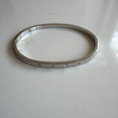 Armband, jak zgłoszono do iLost