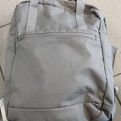 バックパック Grijs がiLostで Regio Oost-Vlaanderen によって報告されました