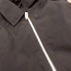 ジャケット Zwart がiLostで Qbuzz Fryslân によって報告されました