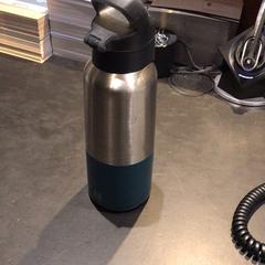 ウォーターボトル がiLostで Van der Valk Hotel Wolvega Heerenveen によって報告されました