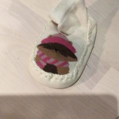 Baby schoentjes، كما تم الإبلاغ عنه بواسطة IKEA Wilrijk عبر iLost