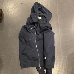 Veste, come riportato da Poppodium 013 utilizzando iLost